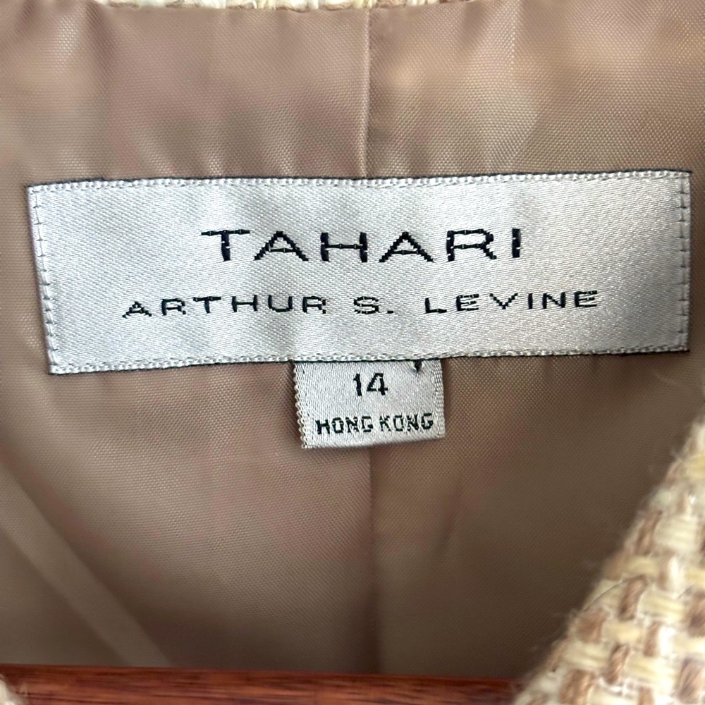 NWOT TAHARI PLAID LONG SLEEVE BEIGE FOUR BUTTON FULLY LINED NEUTRAL JACKET - Picture 9 of 14